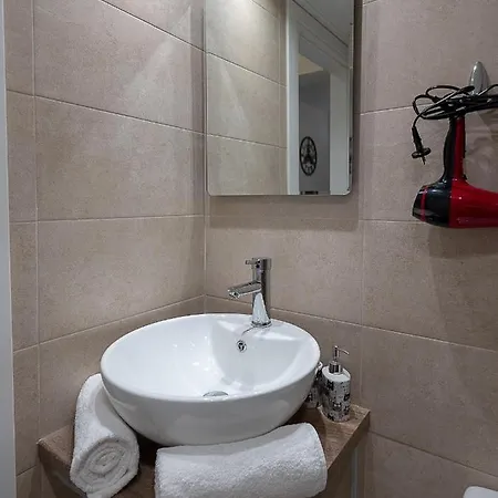 Luxury Apts Center *